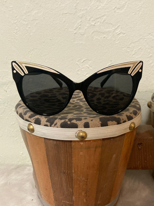 Pinstriped sunnies