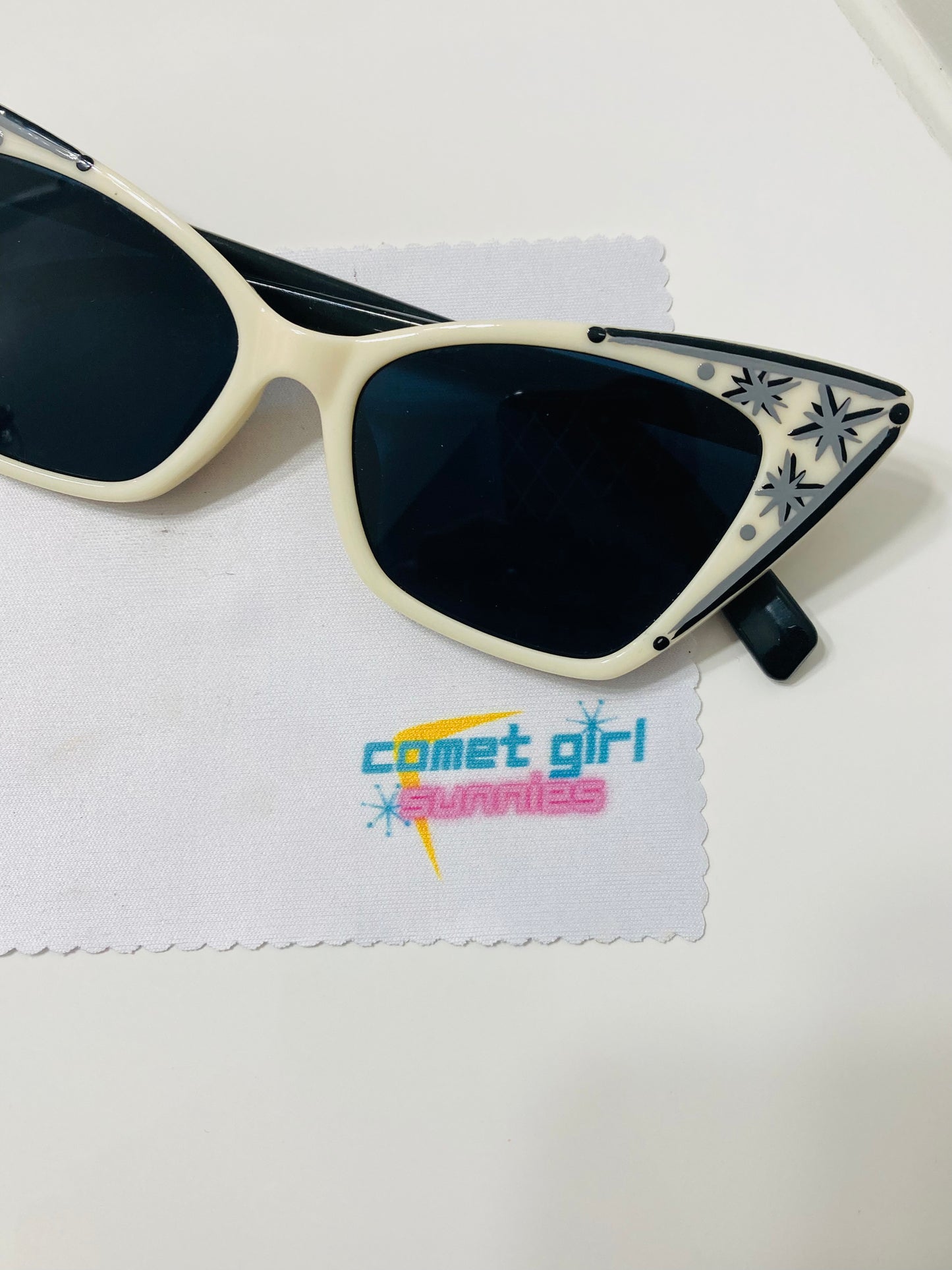 Sunnies Cleaning Cloth